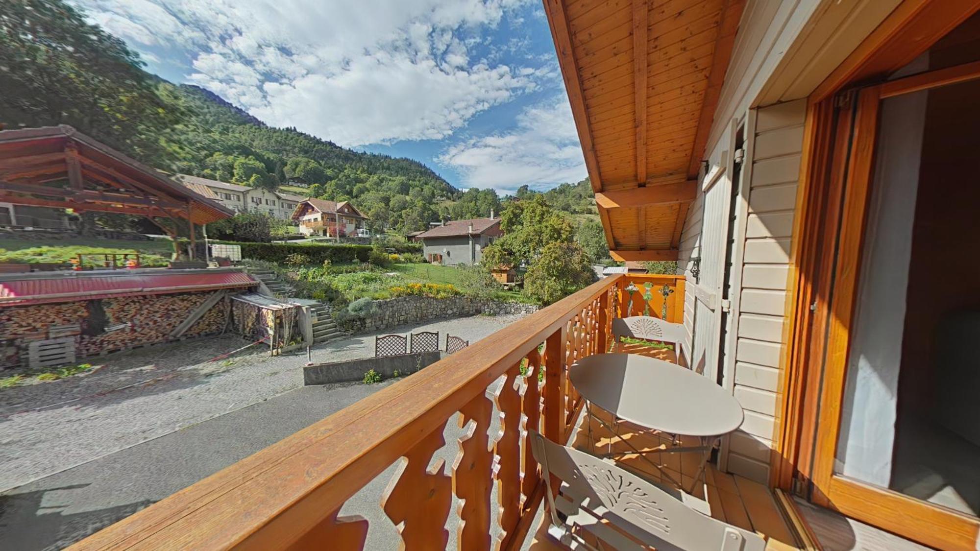T2 Confort Avec Balcon Au Calme Entre Et Montagne Apartment Brizon
